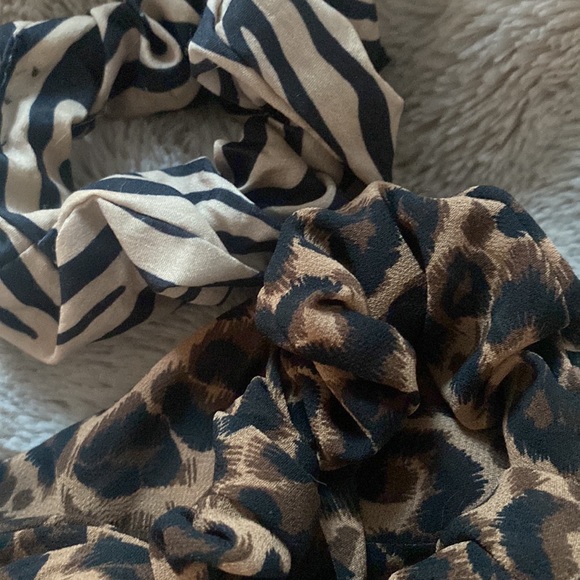 Scrunches - Picture 2 of 4